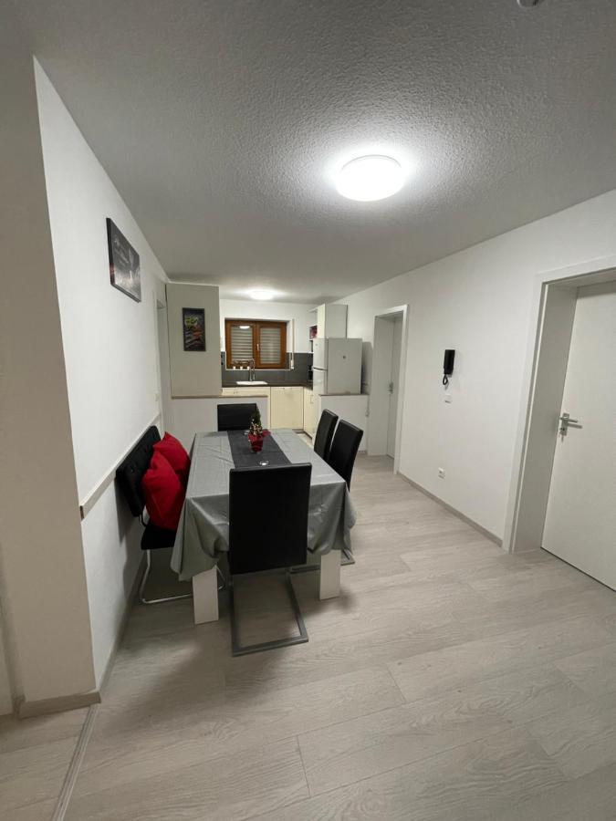 Relax&Easy Apartment คาร์ลสรูเฮอ ภายนอก รูปภาพ